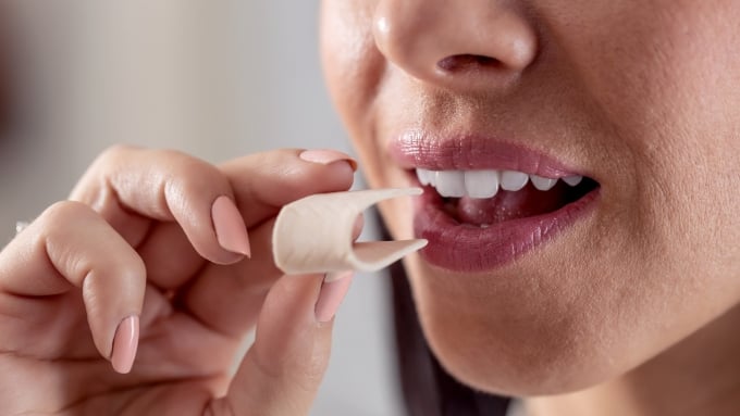 Chewing Gum: The Seemingly Harmless Habit That Could Be Damaging Your Skin