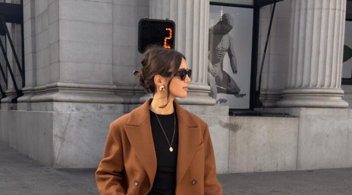 “6 Perfect Fall-Winter Jacket Colors for Every Skin Tone: Flattering Styles for Women in Their 20s to 50s”