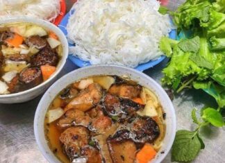 “Feast at Hanoi’s Oldest Bun Cha Joints: Michelin-Starred Spots and a 10m² Shop Serving 600 Bowls Daily”