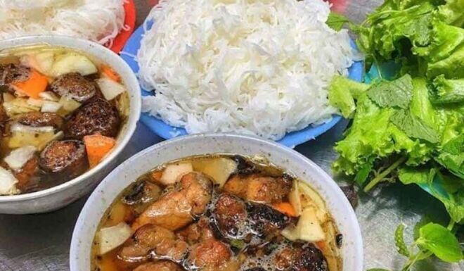 “Feast at Hanoi’s Oldest Bun Cha Joints: Michelin-Starred Spots and a 10m² Shop Serving 600 Bowls Daily”