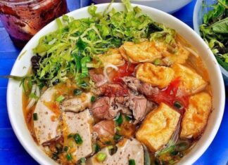 Unveiling Hanoi’s Timeless Treasures: 3 Legendary Bún Riêu Spots Thriving for Decades, Where Flavor Endures and Crowds Overflow