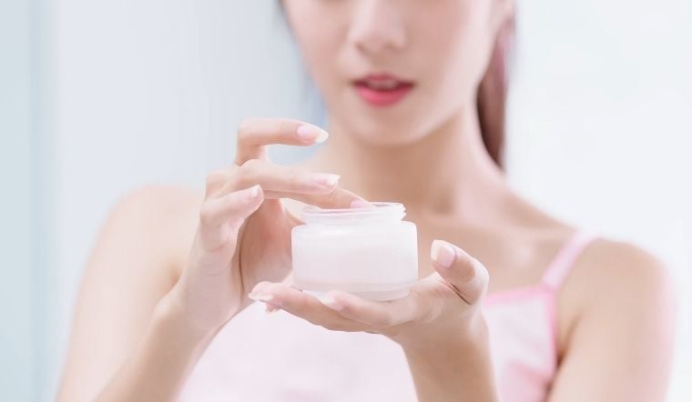 Unlock the Ultimate Hydration Secrets for Silky-Smooth Skin in Dry Seasons