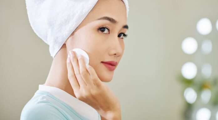 5 Natural Brightening Face Mask Recipes for Glowing, Healthy Skin