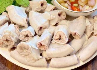 “Boil Pork Intestines with This Secret Ingredient for Perfectly White, Crispy, and Delicious Results”