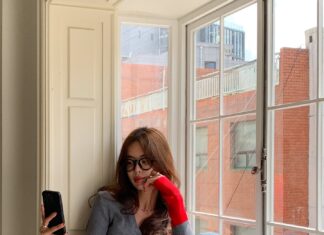 “4 Must-Have Shoe Styles for Women Over 40 to Look Younger and Chic: Elevate Any Outfit Instantly”