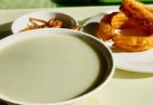 Beijing Soy Milk: A Famous Delicacy Not Everyone Enjoys