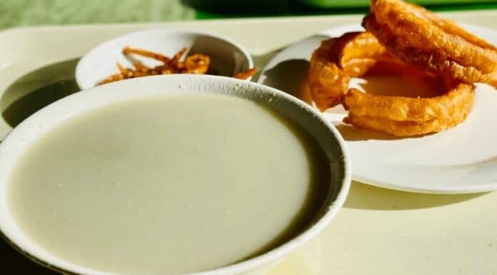 Beijing Soy Milk: A Famous Delicacy Not Everyone Enjoys
