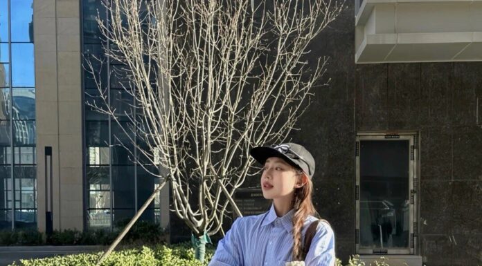 “Fall in Love with Fall: 4 Must-Have Shoe Styles to Keep You Cozy and Stylish, Perfect for Any Outfit”