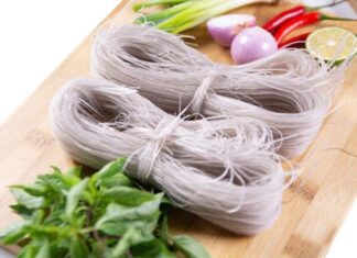 Stir-Fried Rice Noodles: 3 Chef-Approved Tips for Perfectly Fluffy, Non-Sticky Results Every Time