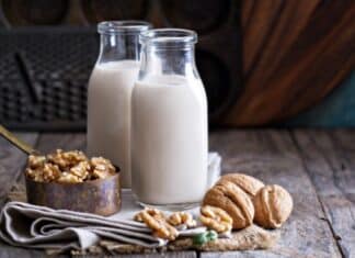 4 Essential Tips for Drinking Nut Milk to Achieve Glowing Skin and a Slimmer Figure