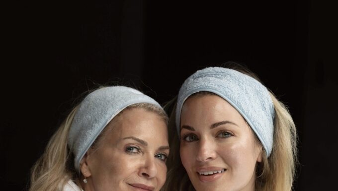 5 Daily Habits to Help Seniors in Their 80s Look So Young, They’re Mistaken for Their Grandkids’ Sisters