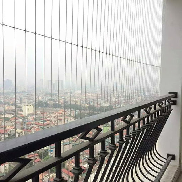 cap-an-toan-ban-cong