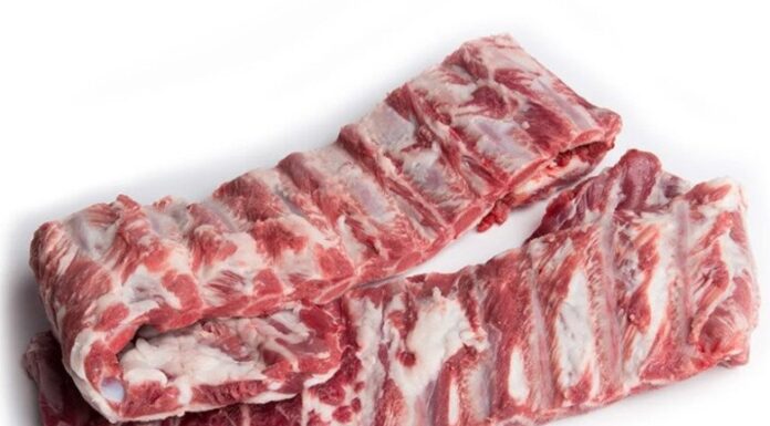 “Ribs Stewing Debate: Chefs Reveal the Right Way, Debunking Common Myths”