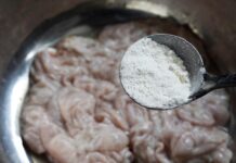 “Skip the Salt and Vinegar: Clean Pork Offal in 5 Minutes with This Ingredient for Odor-Free, Delicious Dishes”