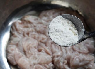 “Skip the Salt and Vinegar: Clean Pork Offal in 5 Minutes with This Ingredient for Odor-Free, Delicious Dishes”