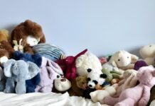 “Ancient Wisdom Revealed: 6 Surprising Items to Avoid in Your Bedroom for a Healthier Life”