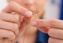 “Master This Trick: Thread a Needle Effortlessly in Just 2 Seconds, Every Time!”