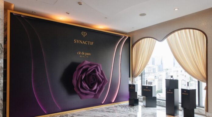 Synactif: The Moment of Blooming Roses