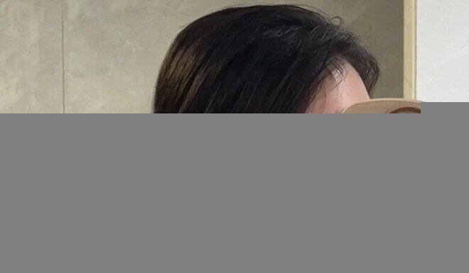 “Flat, Thin Hair Ages You: 5 Budget-Friendly Volumizing Hacks for Salon-Worthy Results at Home”