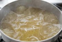 “5 Dishes to Avoid When Ordering Hot Pot: A Guide to Not Wasting Money on Bland Choices”