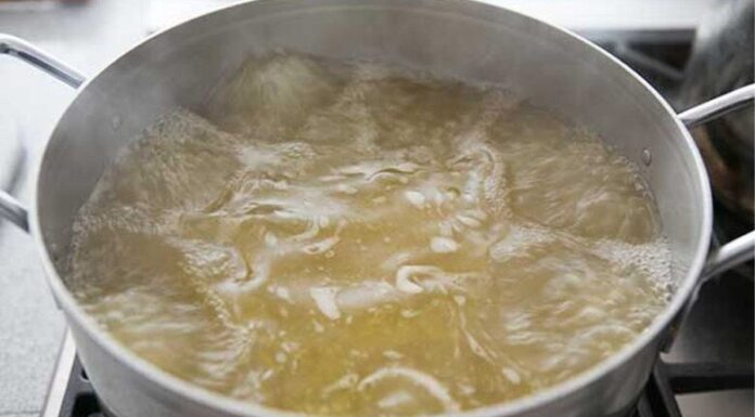 “5 Dishes to Avoid When Ordering Hot Pot: A Guide to Not Wasting Money on Bland Choices”