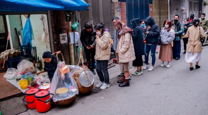 Unveiling Hanoi’s Legendary Bánh Trôi: A Daily Delight of Nearly 1,000 Sold-Out Treats