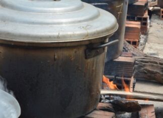 The Ultimate Guide to Choosing the Perfect Pot for Cooking Delicious and Quick Bánh Tét