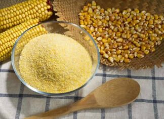 “Skip the Salt and Vinegar: Clean Pork Intestines in 5 Minutes with This Affordable Yellow Powder, Eliminating Odors Completely”