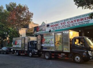 Sizzling Satay and Thai Sauce Ready-to-Eat Chicken Feet: A Tasty Review by Ngọc Tú