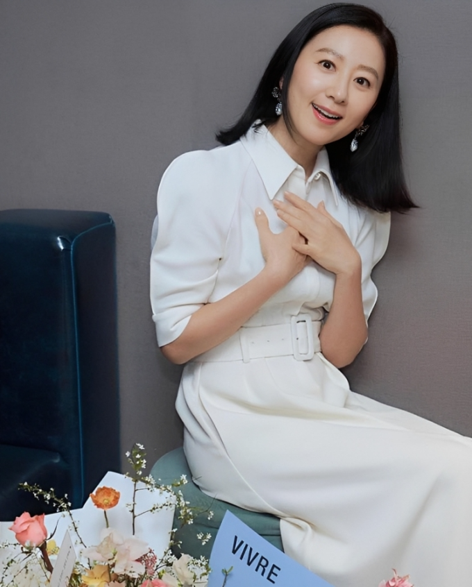 “3 Timeless Habits That Keep ‘Adultery Drama Queen’ Kim Hee Ae Youthful at 59”