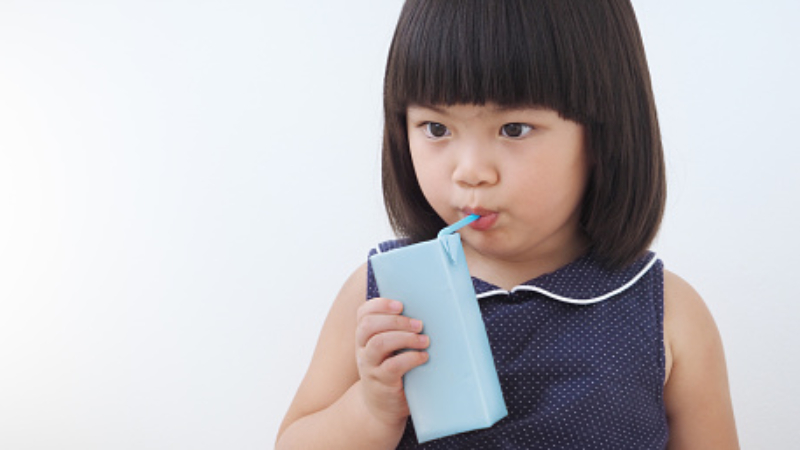 The Benefits of Ready-to-Feed Formula Milk for Babies: Should You Give It to Your Child?