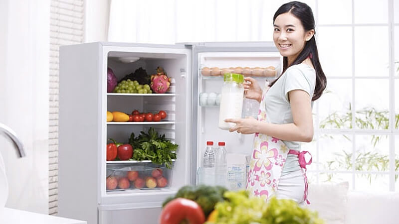 “Surprising Trick: Why Putting a Coin in Your Fridge Before a Trip Could Change Everything”