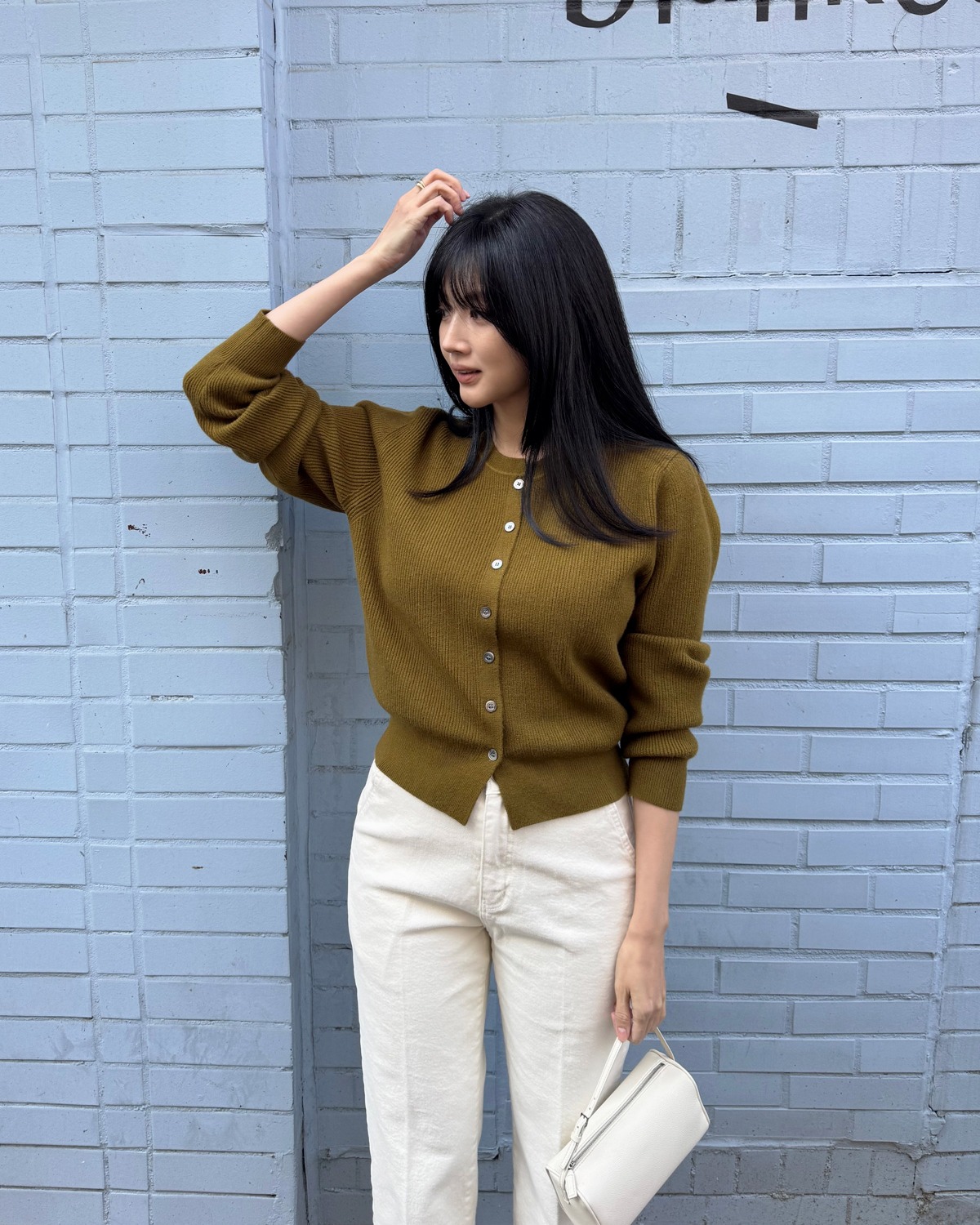 “5 Must-Have Stylish Winter Essentials to Keep You Warm and Chic, Perfect for Work or Play”