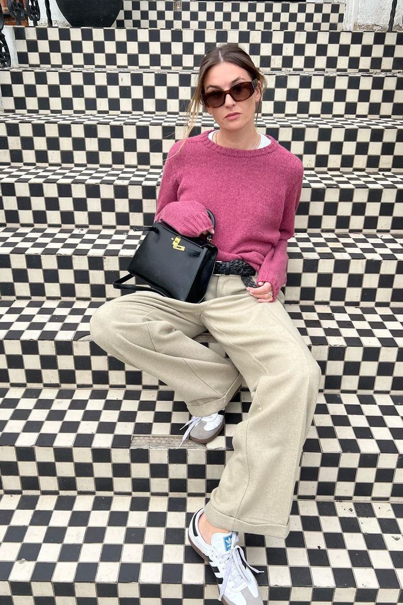 “The Ultimate ‘Shoes to Match Your Pants’ Formula: 5 Chic Combos to Elongate Your Legs and Elevate Your Style”
