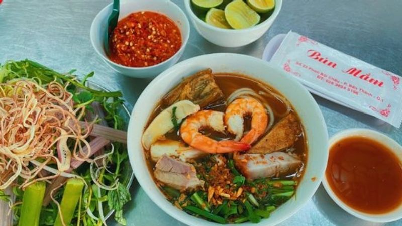“Top 5 Delicious Bun Mam Restaurants in District 1: Generous, Eye-Catching Bowls with Unmatched Quality”