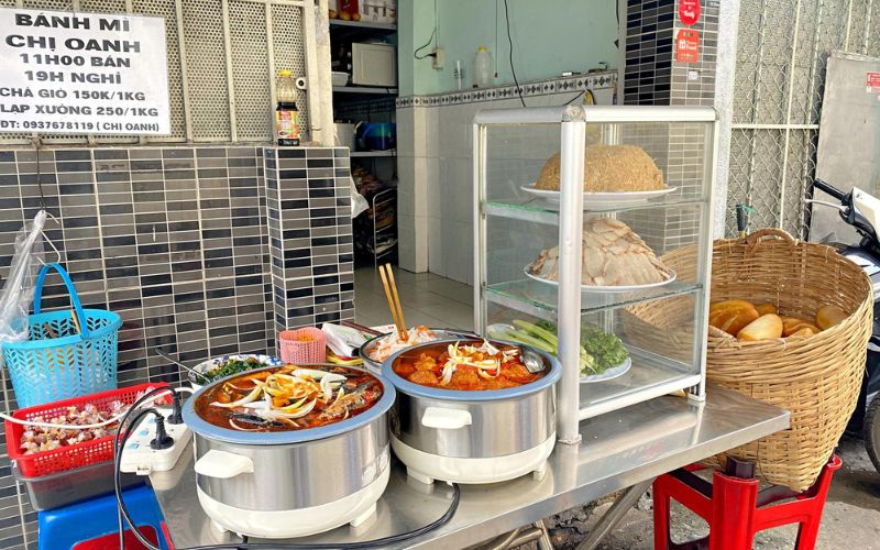 Discover Saigon’s Hidden Gem: The Legendary 30-Year-Old Mackerel Baguette Shop in the Alleyways