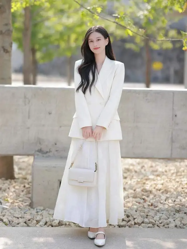 “Post-Lunar New Year Workwear: Zodiac-Inspired Outfits for a Stylish and Lucky Return to the Office”