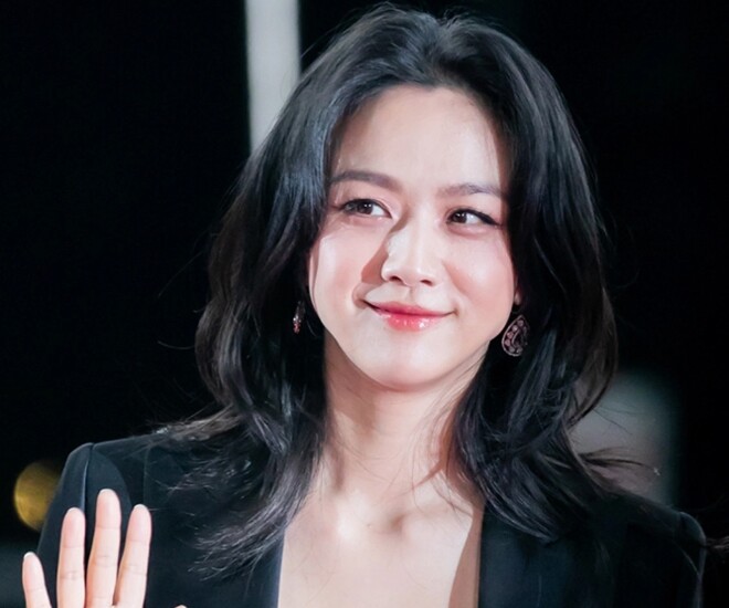 “Ageless Beauty Secrets: U50 ‘Bare-Faced Goddess’ Reveals Flawless Skin with 3 Affordable, No-Surgery Drink Hacks”