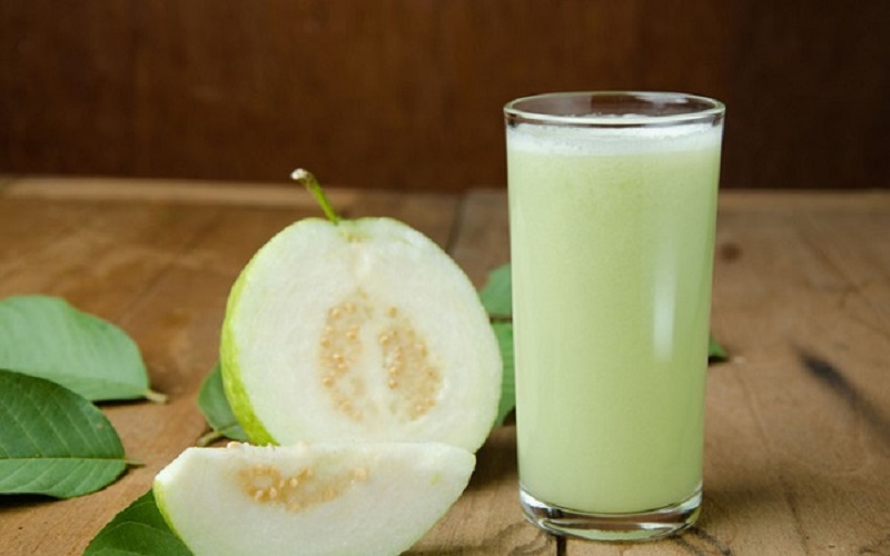 How Many Calories Are in Guava Juice? Should You Drink It Daily?