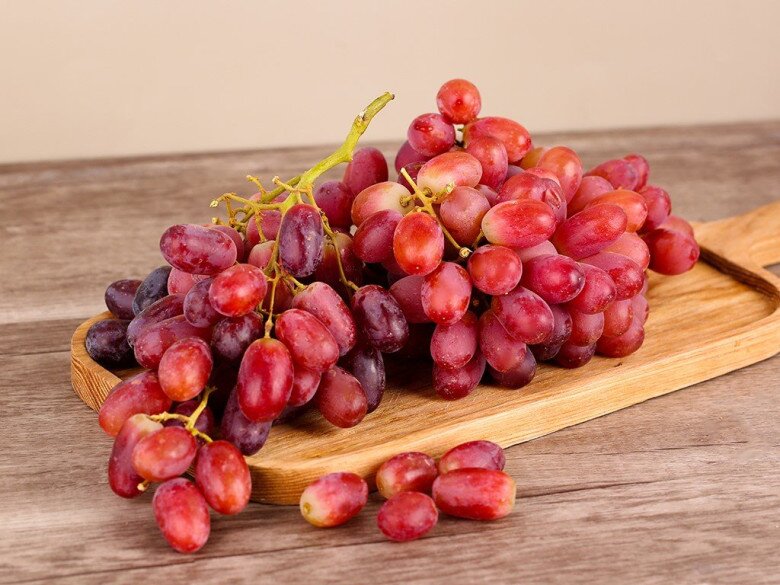 “Washing Grapes with Water Alone is Like Eating Insect Eggs: This Method Lets You Enjoy Them Skin and All, Worry-Free”