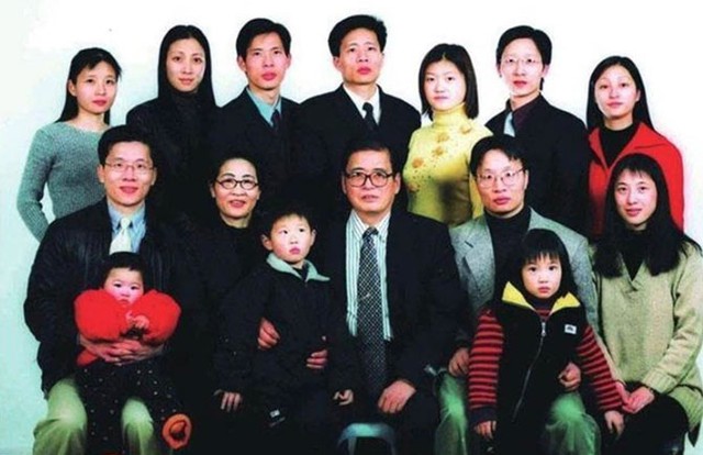 10 Parenting Lessons from a Poor Father Who Raised 5 PhD Children